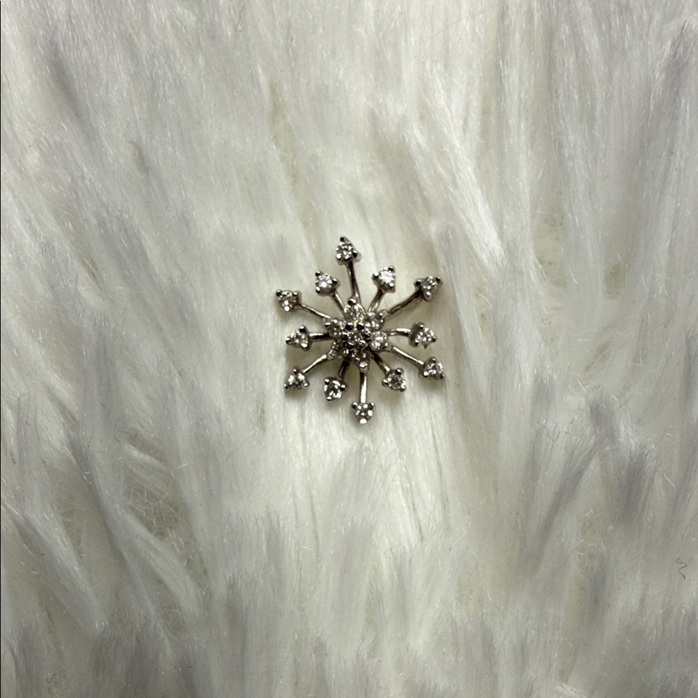 14k White Gold Snowflake Diamond Pendant